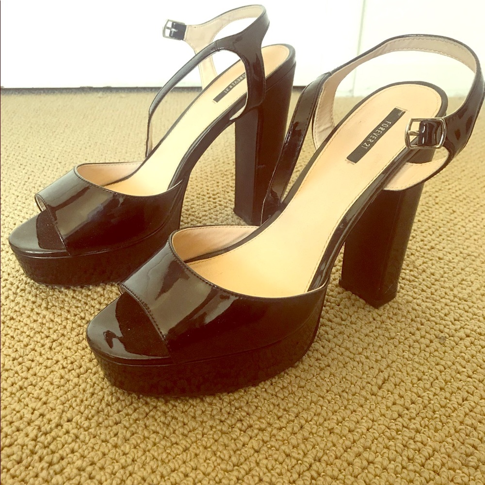 Thick Heel Black Strap Sandals